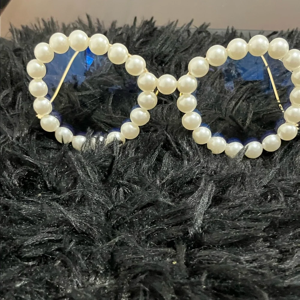 Faux Pearl-Embellished Round Gold Frame, Ivory Pearls - Picture 8 of 14